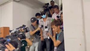 สั่งเด้งสองตร.สืบจังหวัดนนท์เข้ากรุ เซ่นส่วยสติ๊กเกอร์สิงโตรีดเงินแม่ค้ากล้วยทอด อ้างวันเกิดเหตุลงพื้นที่จับยาฯ