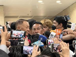 "วันนอร์" เผย "เพื่อไทย" ทาบนั่ง ปธ.สภาฯ บ่าย 2 วานนี้ พร้อมลา หน.พรรคหลังโปรดเกล้าฯ