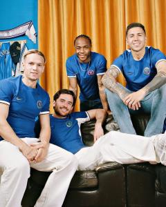 "เชลซี" เปิดตัวชุดเเข่งใหม่คอนเซ็ปต์ยุค 90 เเต่ยังไร้สปอนเซอร์