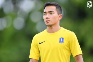 "ชนาธิป" สับเละ "ราชมังฯ" จัดคอนเสิร์ต ปรับหญ้าให้ "แมนฯ ยู" เตะ แต่ทีมชาติไทยไม่ได้ใช้
