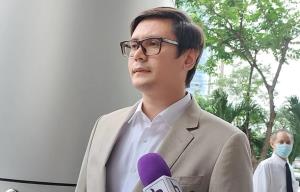ศาลอาญารับฟ้อง "สว.อุปกิต" ฟ้อง"โรม" หมิ่นประมาท ปมนำคลิปเผยแพร่ในสื่อโซเชียล นัดสอบคำให้การ 21 ส.ค.นี้