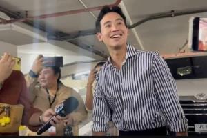 "พิธา" ประชุม ส.ส.ก้าวไกล ไม่ทราบเหตุงดโหวตนายกฯ-เลื่อนถก 8 พรรค ลุยลงพื้นที่แก้ปัญหา ปชช.