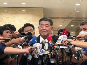 “ภูมิธรรม” รับเตรียมคุย “ก้าวไกล” ช่วยโหวตนายกฯ พร้อมขอขมาหาก พท.เป็นปัญหา ยันไม่ข้ามขั้วแต่สลายขั้ว