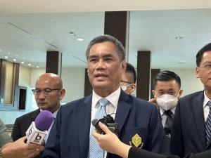 ประธาน กกต.ไม่หนักใจศาลสั่งแจง 8 ประเด็นจัดเลือกตั้ง เผยไม่มีหน่วยงานไหนรายงาน “พิธา” ุถือหุ้นไอทีวีตอนตรวจสอบคุณสมบัติ