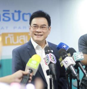 “จุรินทร์” เผยรอคำตัดสินศาล รธน.ก่อนเคาะทิศทางโหวตนายกฯ ยัน “เดชอิศม์” พบ “แม้ว” ส่วนตัว พรรคไม่เกี่ยว