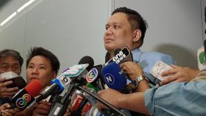 “ไผ่ ลิกค์” เผย ส.ว.รอ พท.เคลียร์ปม “เศรษฐา” ก่อนโหวตนายกฯ ยัน พปชร.ไม่เรียกสินสอดแพง