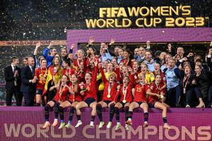 แข้งสาวสเปน เฉือน อังกฤษ&amp;#8203; 1-0 เถลิงแชมป์&amp;#8203;โลกบอลหญิงสมัยแรก