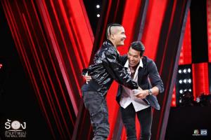 "เเบงค์วงแคลช" โผล่เซอร์ไพรส์ "กวินทร์" รายการร้องข้ามกำเเพง