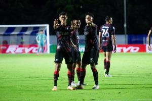 "บียู" แจ่มต่อเนื่อง บุกเชือด "ลำพูน" ถึงถิ่น 2-0 คว้าชัยยึดจ่าฝูงไทยลีก