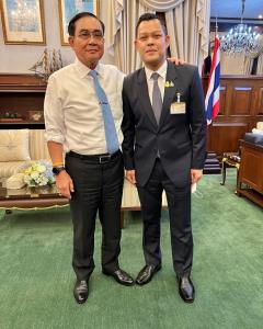“ดร.แด๊ก” โพสต์ขอบคุณ “ลุงตู่” ในดวงใจ ชูเป็นโมเดลของนายกฯ