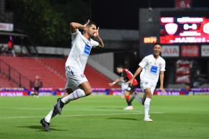 "ท่าเรือ" ฟอร์มร้อนบุกดับ "เมืองทอง" 3-1 ขึ้นตำแหน่งรองจ่าฝูง
