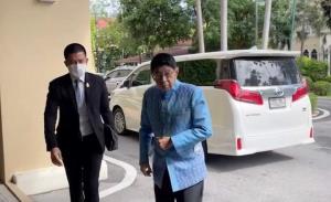 “วิษณุ” เผยยังไม่ทูลเกล้าฯ ครม.เหตุกฤษฎีกายังไม่ตอบ “เศรษฐา” ปมปัญหา รมต.คาดตอบวันนี้
