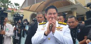 "ธรรมมนัส" ยัน "บิ๊กป้อม" หน.พปชร.และยังไม่ลาออกส.ส. ชี้ "ไผ่" รอตีความกม.นั่งรมต.ปัด "นฤมล" เสียบ