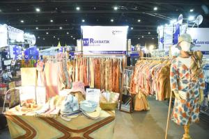 กรมพัฒน์ฯ จัดกิจกรรม SMART Local ขายผ้าไทยได้กว่า 10 ล้านบาท
