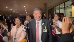 “ภูมิธรรม” ติงฝ่ายค้านมองแง่ร้ายไปหมด ย้ำรัฐบาลตั้งใจทำเพื่อ ปชช.ขอให้ใจร่มๆ