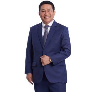 "พิชิต" มอบ "เด็จพี่" ฟ้อง "สมชัย" 50 ล.หมิ่นติดสินบนศาล เจ้าตัวขู่ฟ้องกลับ เย้ยอ่านรธน.ให้ครบ