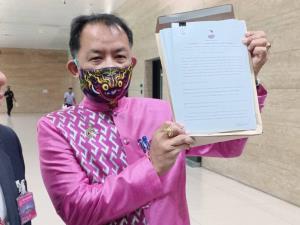 “พี่ศรี” จ่อร้อง ป.ป.ช.สอบ “หมออ๋อง” ใช้งบหลวงหิ้วคณะดูงานสิงคโปร์ ซัดย้อนแย้งเคยประกาศไม่ใช้เงินแผ่นดินทัวร์นอก