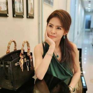 ศาลสั่งจำคุก  2 ปี 8 เดือน "หมอของขวัญ" ไลฟ์สดหมิ่นประมาท "แซน วิศาพัช" ปรับ 1.6 แสนบาท