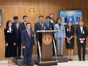 “พิเชษฐ์” โต้ตั้งรัฐสภา จว.ผลาญงบ ยันตอบสนอง ปชช.ไม่ซ้ำศูนย์ดำรงธรรม ชี้จับสลาก ปธ.กมธ.แฟร์สุด