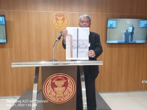 “วัชระ” ยื่น “ปดิพัทธ์” ขวางสภาตรวจรับงานก่อสร้างเสร็จ 100% ทวงค่าปรับหมื่น ล.ชี้ สัญญาพิรุธอื้อ