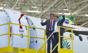 ผู้นำเวียดนามคุยผู้ผลิตเครื่องบิน Embraer ถึงบราซิล หวังได้แรงหนุนอุตสาหกรรมการบินประเทศ