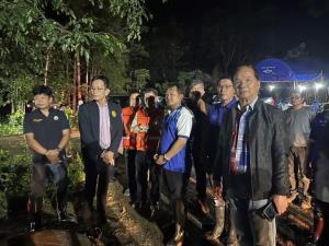 "เกรียง" นำคณะลงพื้นที่ติดตามการกู้ขบวนรถไฟตกราง พร้อมสำรวจความเสียหายน้ำท่วมแพร่