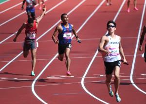 4x100 หนุ่มไทย ไร้ชื่อ "ภูริพล" รอบคัดเลือก แถมส่งไม้พลาด ก่อนสับแหลกทำสถิติดีพอเข้าชิงฯ
