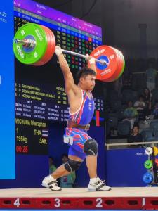 "วีรพล" ยกเหล็กวัย 19 ปี ทุบสถิติเยาวชนโลก คว้าเหรียญเงินเอเชียนเกมส์ให้ทัพไทย