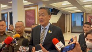 นายกฯ ดอดคุย “บิ๊กต่อ” ขอบคุณ ตร.ทำงานเฉียบขาด สั่งยกระดับ กม.เข้าถึงปืน ปิดช่องโหว่นำเข้า