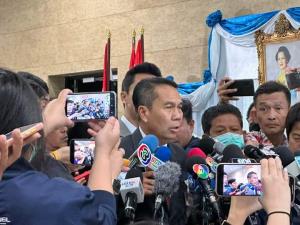 “สุทิน” แนะก้าวไกล ถ้าจริงใจร่วมแก้ รธน. เหน็บ ฝ่ายค้านทำเองได้ที่ไหน สอน รธน.ที่ดีไม่ใช่จาก ตปท.