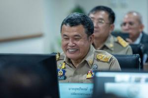 “ปลัด มท.” สั่งกรมการปกครอง รื้อ 2 กฎหมาย ปราบพนันออนไลน์ คุมอาวุธ สิ่งเทียมปืน เน้น “ระยะยาว”