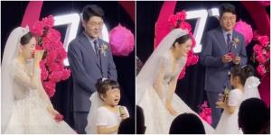 ทั้งซึ้งทั้งฮา! เด็กหญิง 6 ขวบ ขึ้นเวทีอวยพรพี่สาวในงานแต่ง อวยพรไปร้องไห้ไป เรียกน้ำตาและเสียงหัวเราะจากแขกในงาน (มีคลิป)