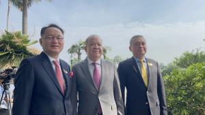 “พิชัย” เริ่มงานที่ปรึกษานายกฯ โวแหลกช่วยกันคิดให้ประเทศก้าวหน้าหลังจมปลักมา 9 ปี