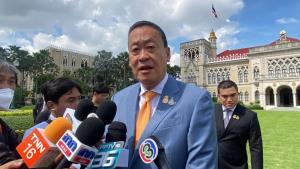 นายกฯ ทำบุญตึกไทยฯ เช้าตรู่พรุ่งนี้ คาดเอาฤกษ์ก่อนเริ่มนอนค้างตามที่เคยพูดไว้