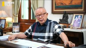 (ชมคลิป) SONDHI TALK : ความลับคณะราษฎร 2475 กับ “คณะก้าวถอยหลัง” - สงครามโลกล้างอิสราเอล - เด็กไร้ปัญญา พระราชาไม่เคยปลูกข้าวให้ประชาชน - โซเชียลเทใจโหวต “เจ้าหนูมะกัน” ฝึกมวยที่ไทย