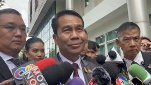 “สุทิน” ย้ำ รัฐบาลหวังคนไทยกลับจากอิสราเอล หนักใจนำคนจากพื้นที่เสี่ยงมาสนามบิน มีบางส่วนยังลังเล