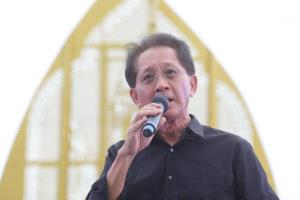 “ธีระชัย” ซัด รมว.พลังงาน เกรงใจกลุ่มทุน ลดราคาเบนซินสร้างหนี้เพิ่ม 5,400 ล้าน แต่ไม่แตะโครงสร้างธุรกิจน้ำมัน