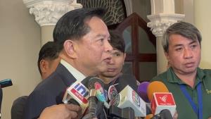 “พีระพันธุ์” ยันมีแผนรองรับน้ำมันโลกปรับตัว แต่ขออุบไว้ก่อนหวั่นประชาชนสับสน