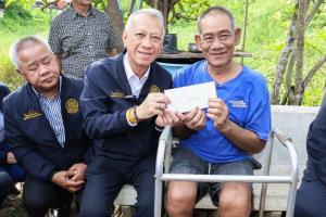 รมว.พิพัฒน์ ชูสิทธิประโยชน์มาตรา 40 นำร่อง 3 กลุ่มอาชีพใน จ.สงขลา