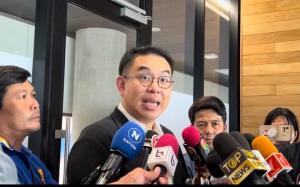 “วิโรจน์” ตลกฟังไม่ขึ้น ตร.ชี้ ติดส่วยสติกเกอร์ให้จำรถง่าย ลั่นต้องปฏิรูปสีกากี แม้นายกฯจะไม่ชอบก็ตาม