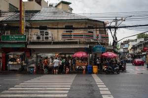 “ร้านโชวห่วย” และ “ร้านสะดวกซื้อ” ความเหมือนที่แตกต่างอยู่คู่สังคมไทย