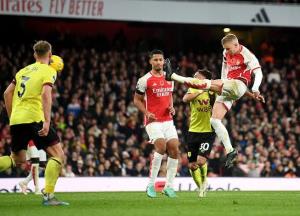 อาร์เซน่อลฟอร์มยังเเกร่งเปิดบ้านชนะเบิร์นลี่ย์ 3-1 ขึ้นรั้งรองจ่าฝูง