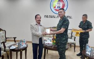 นายกสมาคม นสพ.ภาคใต้หารือแม่ทัพภาค 4 เตรียมจัดสานสัมพันธ์สื่อ-ผู้ประกอบการสามเหลี่ยมเศรษฐกิจ