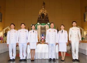 “สันติ” ควงโฆษก-ส.ส.พปชร.ร่วมวางพานพุ่มถวาย ร.7 เนื่องใน “วันรัฐธรรมนูญ”