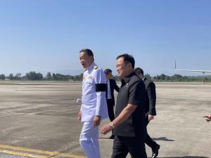 นายกฯ ถึงน่านแล้ว “อนุทิน” รอรับ พร้อม “อธิบดีกรมการปกครอง-ข้าราชการ”