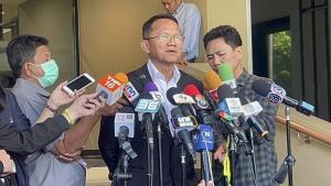 กุลีกุจอ! “สมศักดิ์” สั่ง สนทช.ดูแลสถานการณ์น้ำท่วมใต้เต็มที่ “วราวุธ” กำชับเจ้าหน้าที่ พม.ช่วยเหลือเยียวยา