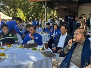 “ประวิตร” ควง 3 รมต.พปชร.นั่งชิลกินไอติม ฉลองมรดกโลกโบราณศรีเทพ ที่ผลักดันมาตั้งแต่ รบ.ก่อน