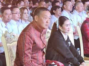 "อุ๊งอิ๊ง-นายกฯ" เว้าอีสานชู 30 บ.รักษาทุกที่กำเนิดยุค "แม้ว" รบ.สานต่อ ช่วยคนไทยสุขภาพดีขับเคลื่อนสังคมศก.
