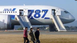 สงสัยปีชงโบอิ้ง! เครื่องบิน 737-800 ของ ANA ลงจอดฉุกเฉิน หน้าต่างห้องนักบินร้าวกลางอากาศ