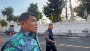 บุกรวบ "เจ๋ง ดอกจิก" คาทำเนียบฯ  โยง "พี่ศรี" รีดสินบน เจ้าตัวยันชี้แจงได้